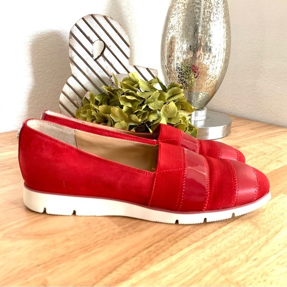 Donald J. Pliner May Women's Pull On Red Loafer Flat Size 7 - Picture 3 of 12